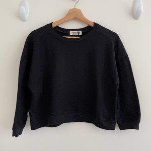 Black 3/4 Sleeves Crew Neck Cropped Sweatshirt